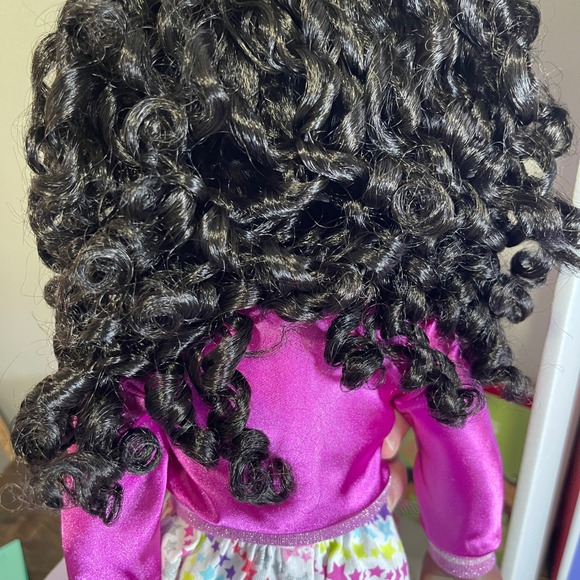 American Girl Truly Me #85 18" Doll With Dark Curly Hair and Brown Eyes W/Book - Picture 4 of 13